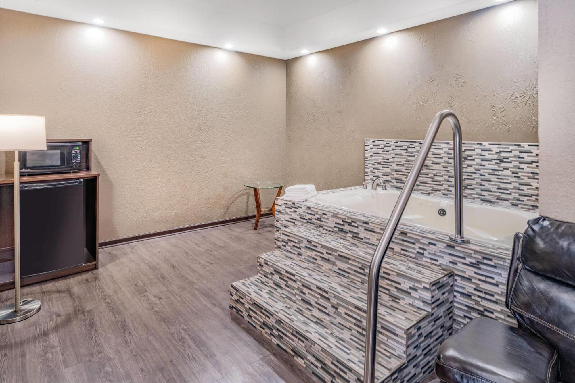 Super 8 By Wyndham Columbia Hotel Ngoại thất bức ảnh